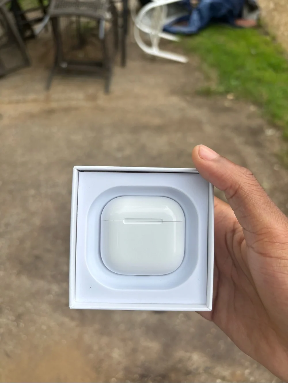 Apple Wireless Earbuds in White Box - White